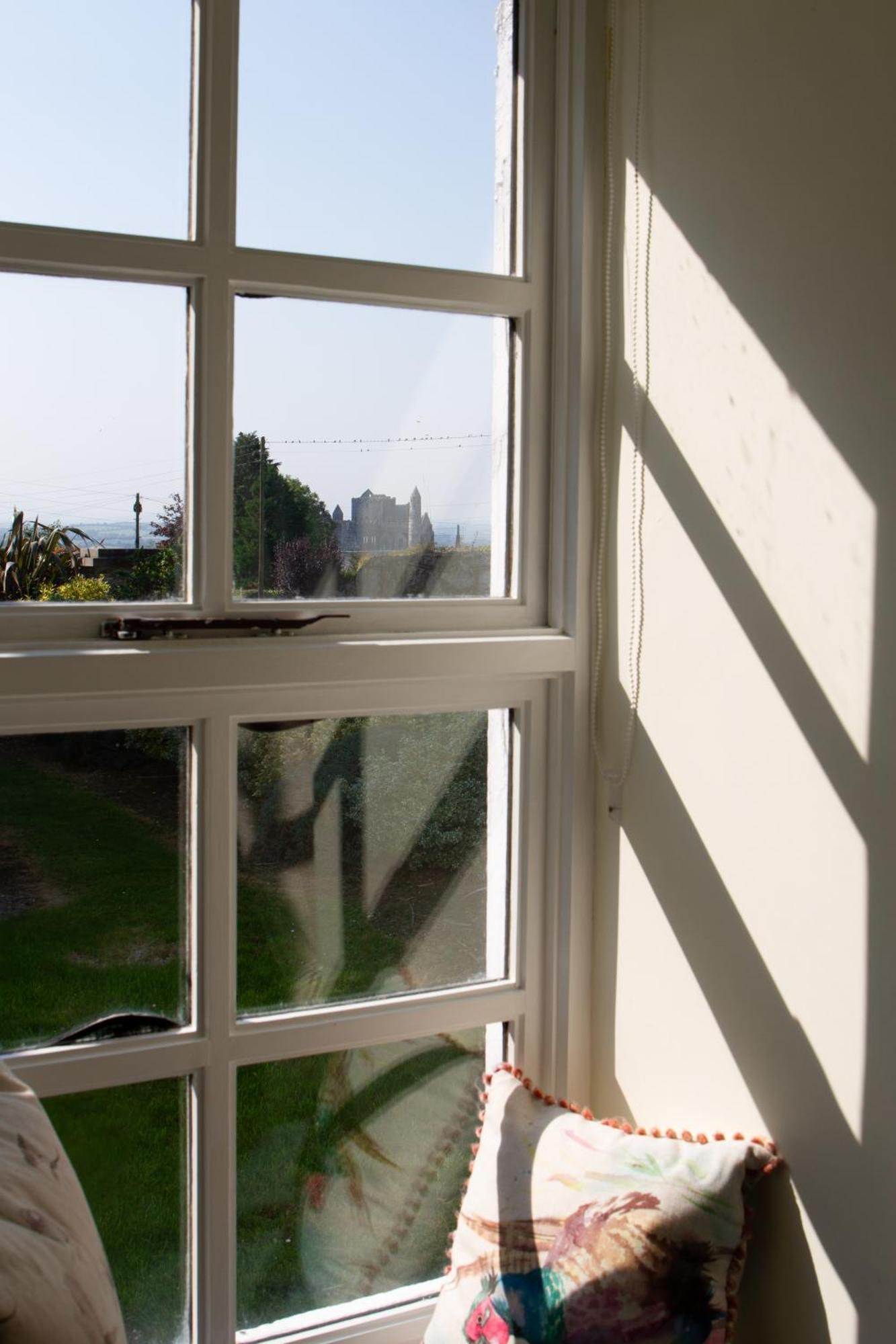Hill House Lodge Sleeps 6 Overlooking The Rock Of Cashel Cashel  Exterior foto